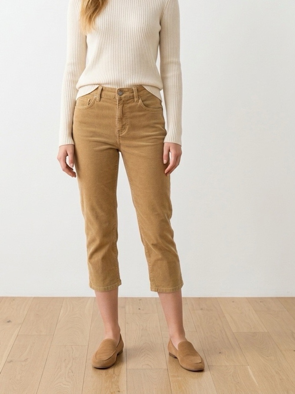 Women's Cropped Jeans in Tan